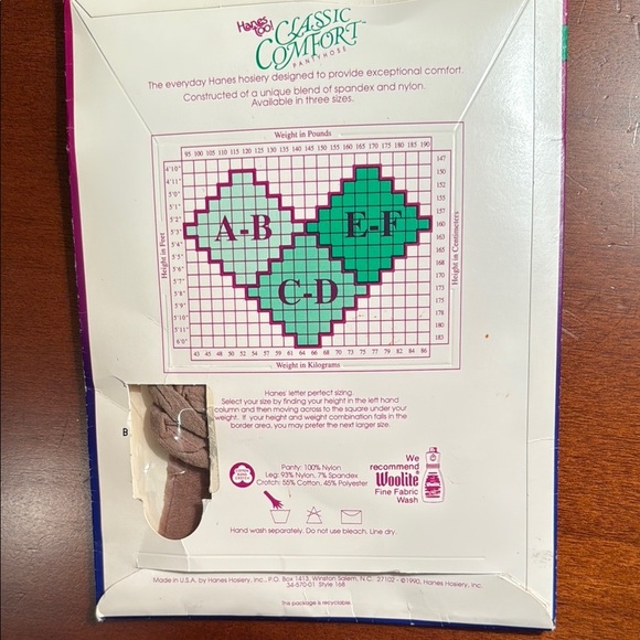 Hanes Too Classic Comfort Women’s  Nylon Pantyhose, Sheer Sandlefoot Color, NEW - Picture 4 of 11